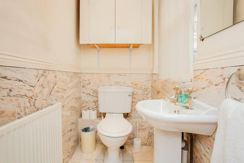 Bright 2 Bedroom Flat In Central London Londres Exterior foto